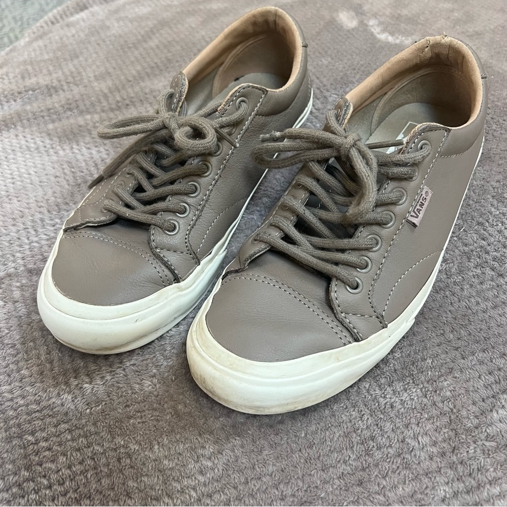 Vans | Unisex leather sneakers | Tan | 7.5M/9W